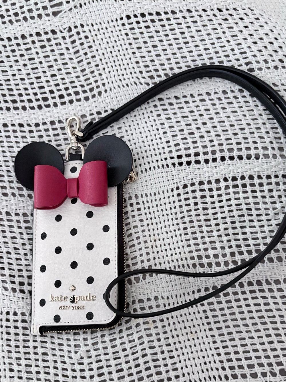 kate spade white and black polka dot Minnie card holder with pink bow